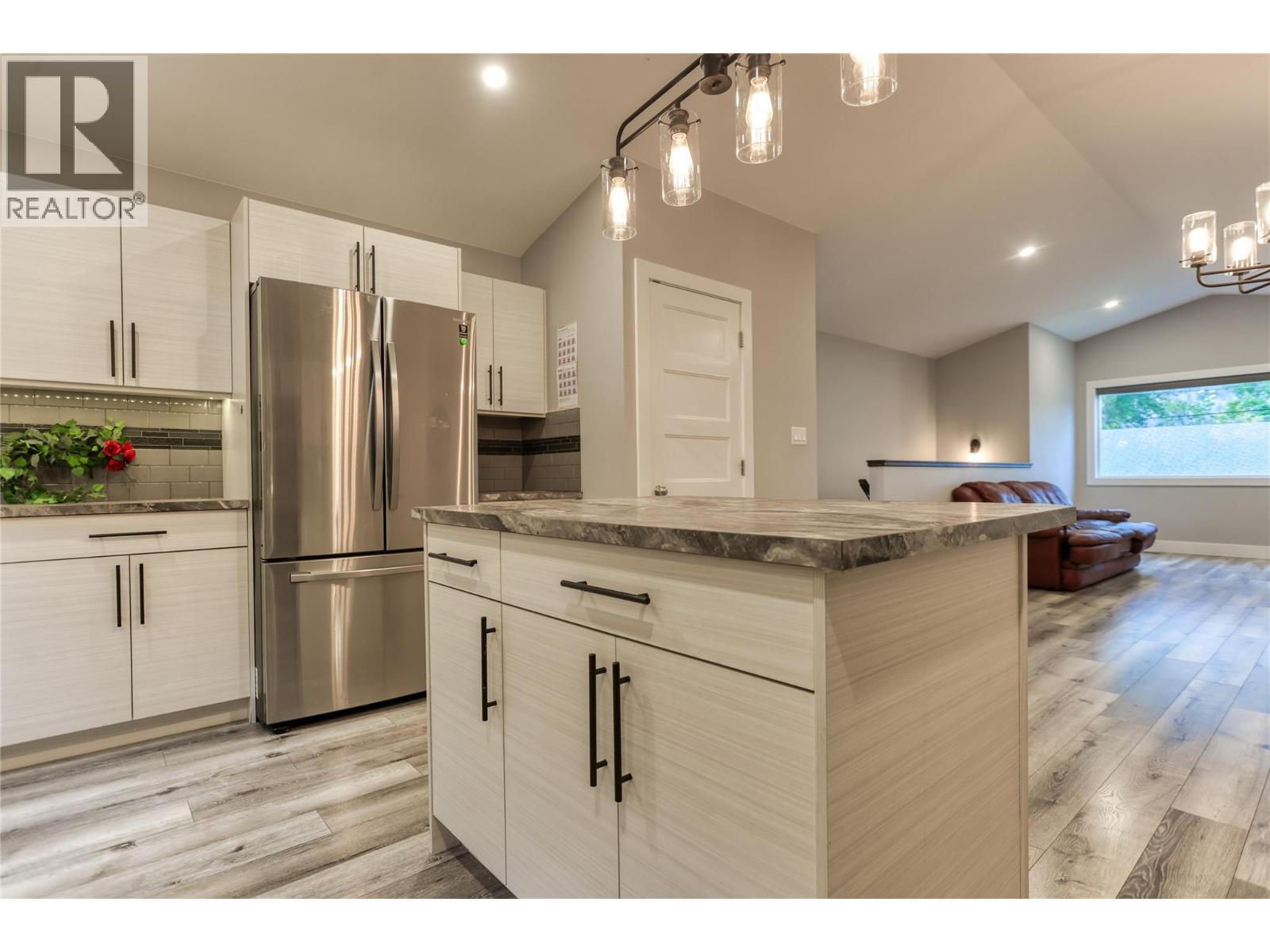 #1 313 Lakeview Street - 8