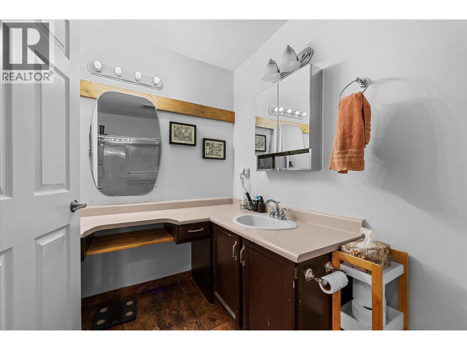 1088 Coronation Avenue - 22