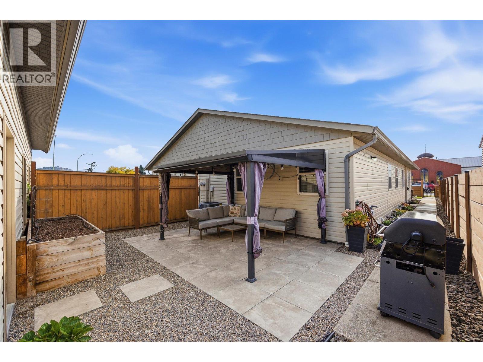 1088 Coronation Avenue - 25