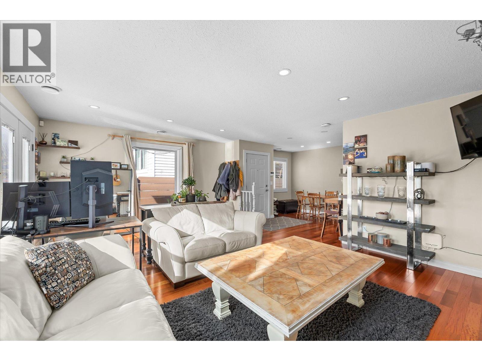 1088 Coronation Avenue - 10