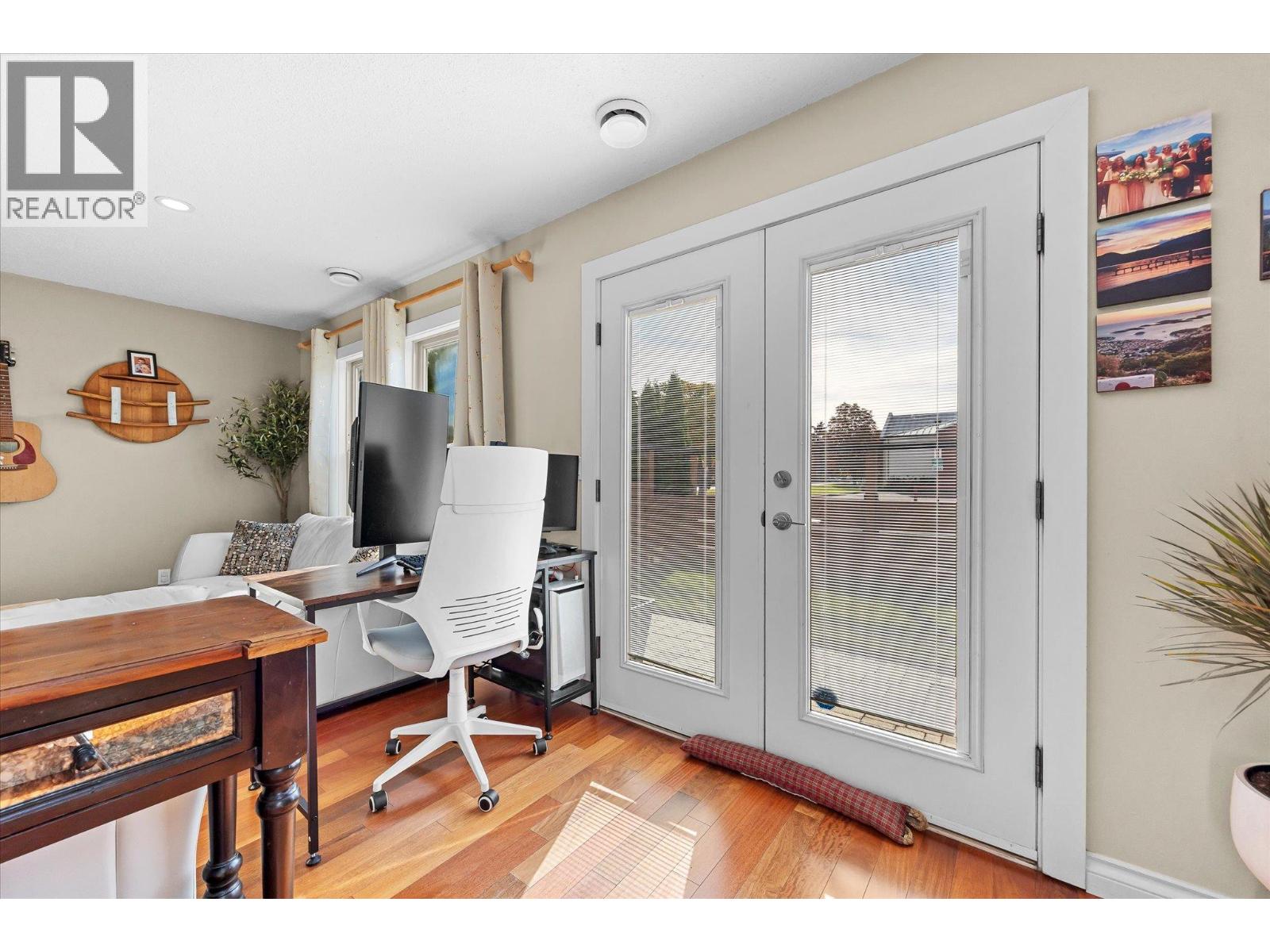 1088 Coronation Avenue - 12