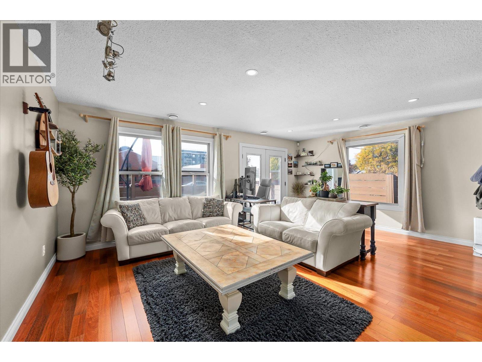 1088 Coronation Avenue - 9