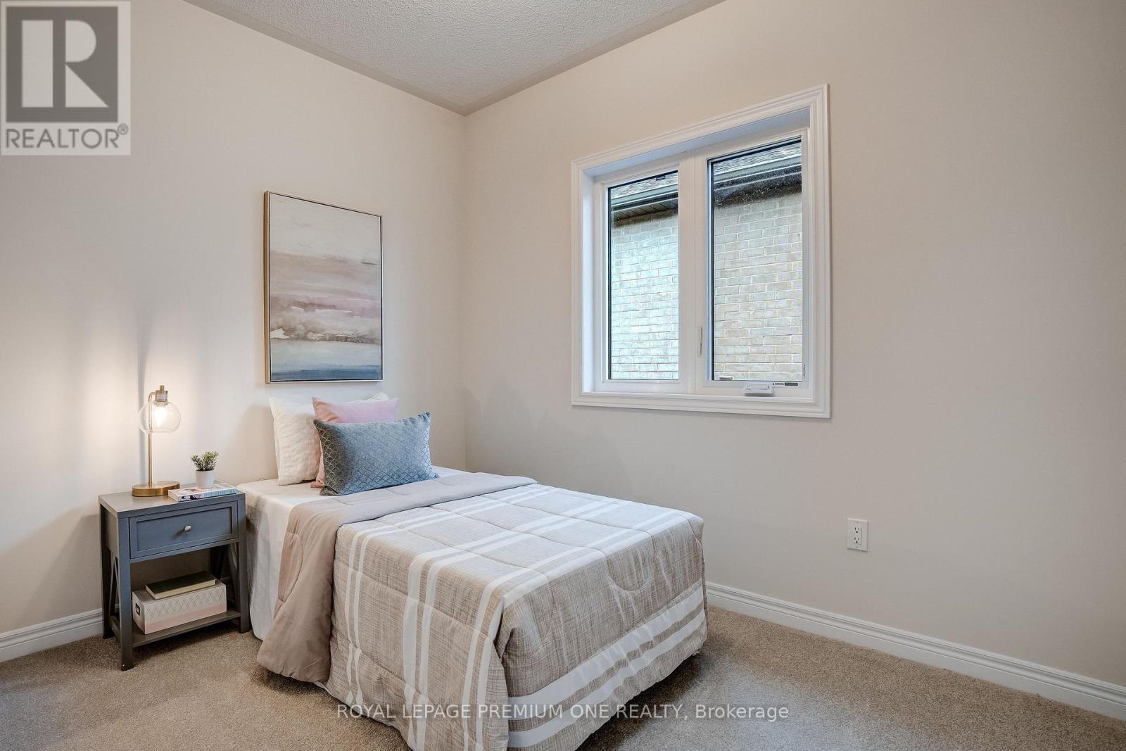 853 HICKORY CRESCENT - 25