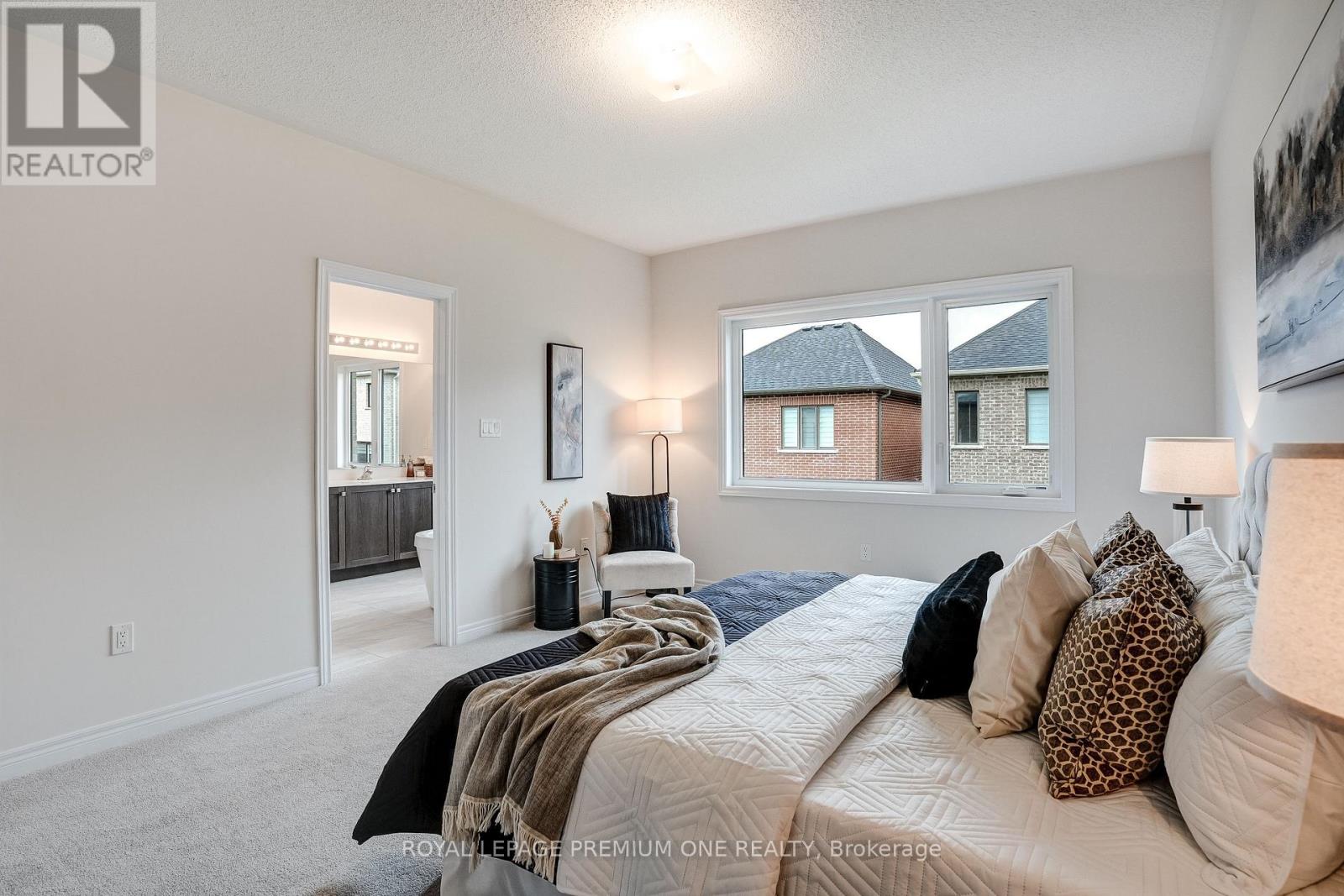 853 HICKORY CRESCENT - 33