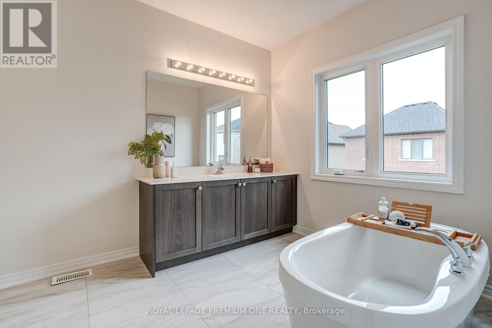 853 HICKORY CRESCENT - 35