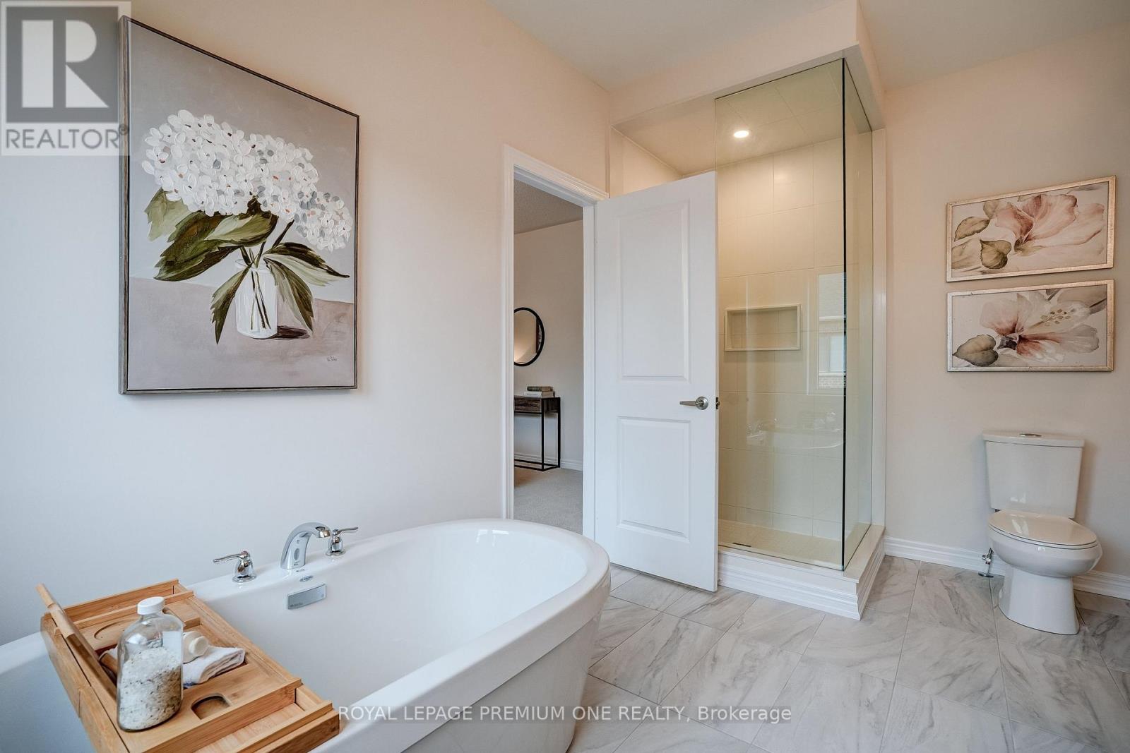 853 HICKORY CRESCENT - 37