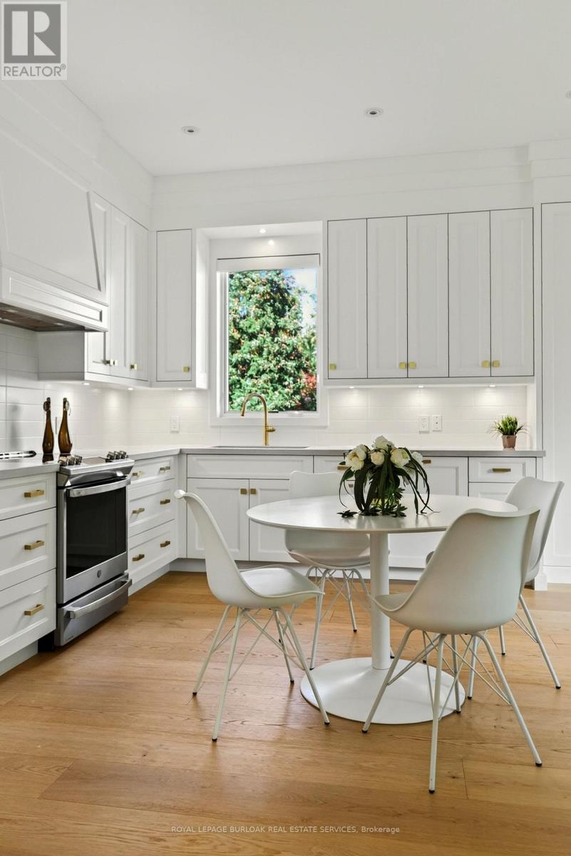 368 Fourth Line, Oakville, ON photo 21
