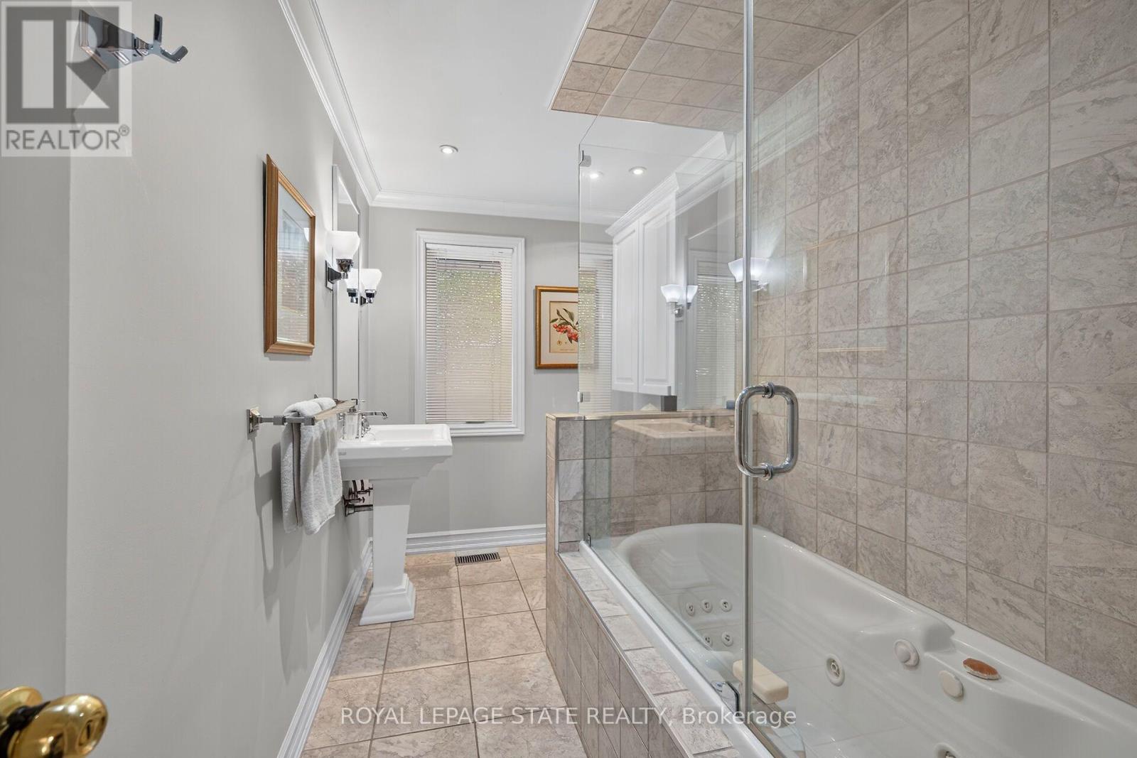 311 GOLF LINKS ROAD - 23