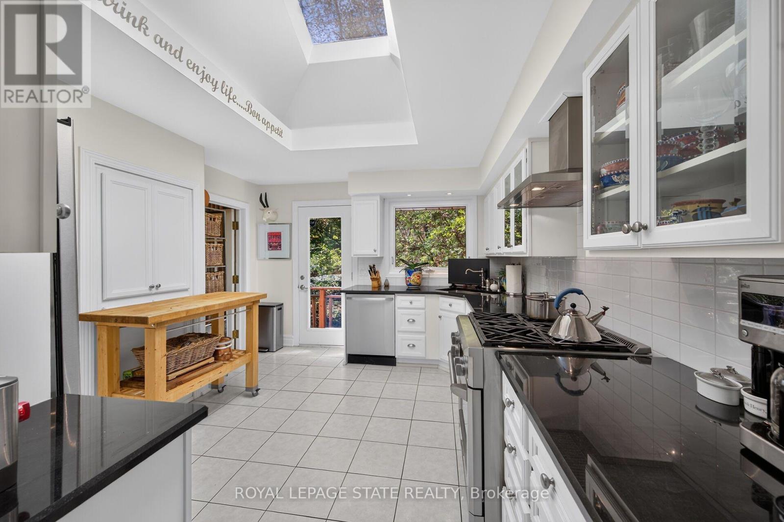 311 GOLF LINKS ROAD - 7