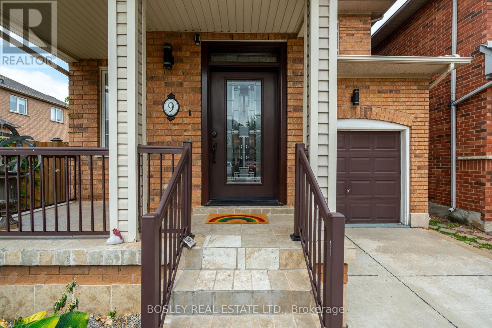 9 DEWSBURY WAY, Hamilton (Winona Park) — photo 2