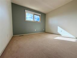 47 Upton Place, Winnipeg, MB R2N1S8 Photo 16