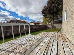 47 Upton Place, Winnipeg, MB R2N1S8 Photo 21