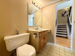 47 Upton Place, Winnipeg, MB R2N1S8 Photo 9