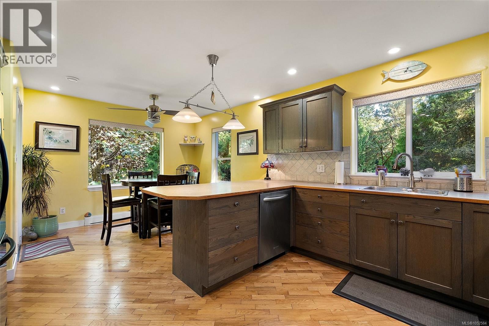 1910 Swartz Bay Rd - 16