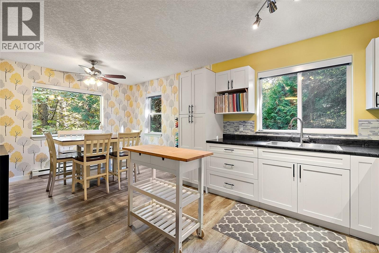 1910 Swartz Bay Rd - 30