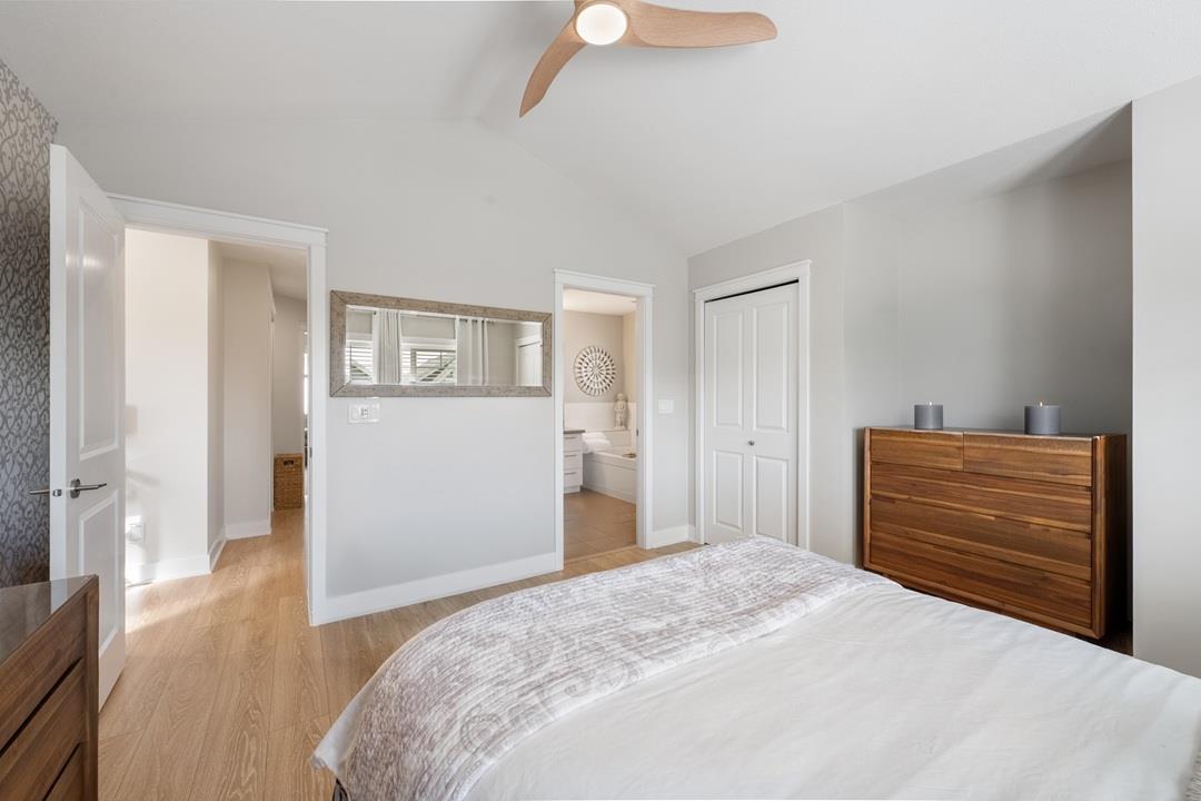 Photo of 259 172A STREET 18