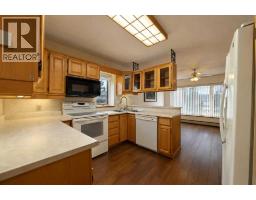 4pc Bathroom - 5245 42 Street, Olds, AB T4H1A9 Photo 10