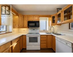 Primary Bedroom - 5245 42 Street, Olds, AB T4H1A9 Photo 11
