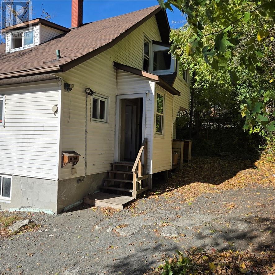 14 Fairview Avenue, Greater Sudbury