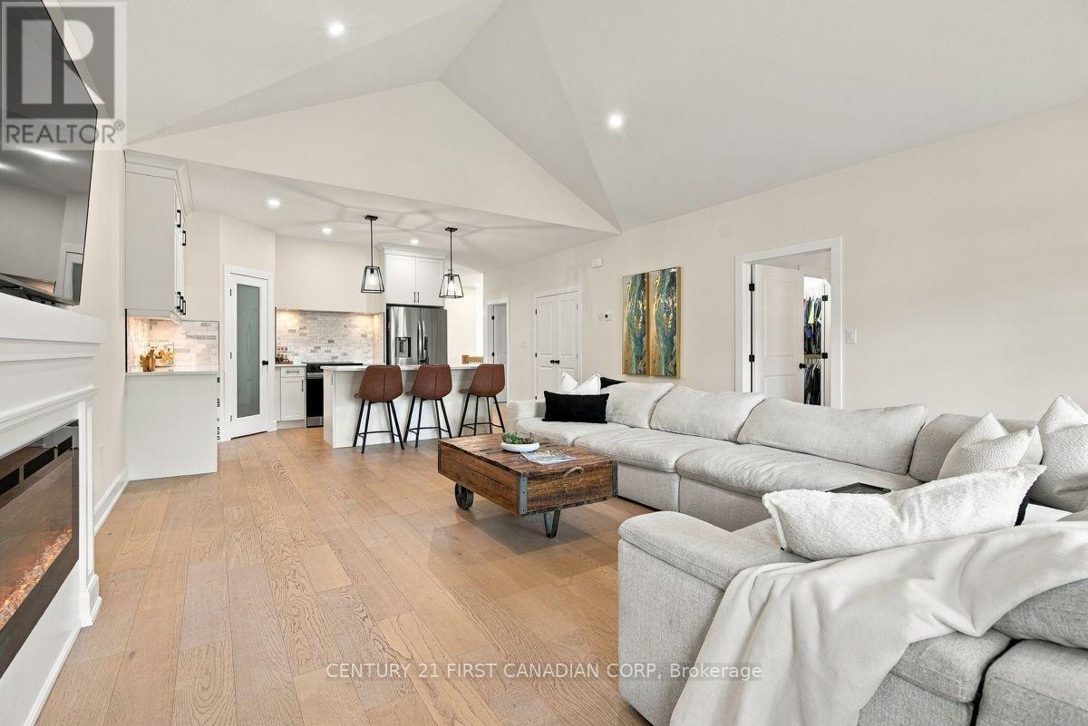 12 BRISCOE CRESCENT, Strathroy-Caradoc (NE) — photo 11