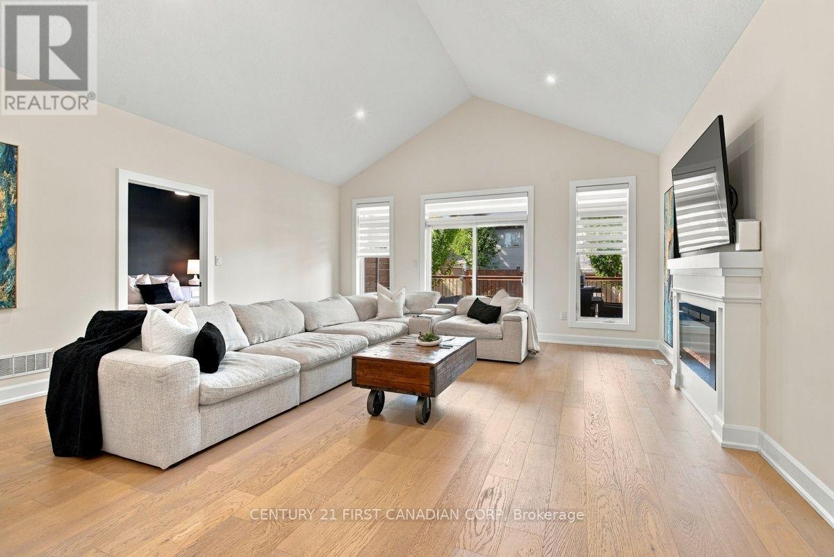 12 BRISCOE CRESCENT, Strathroy-Caradoc (NE) — photo 9