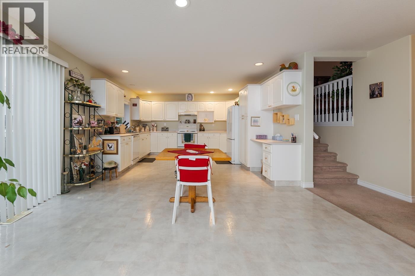 #110 6807 WESTGATE AVENUE - 13