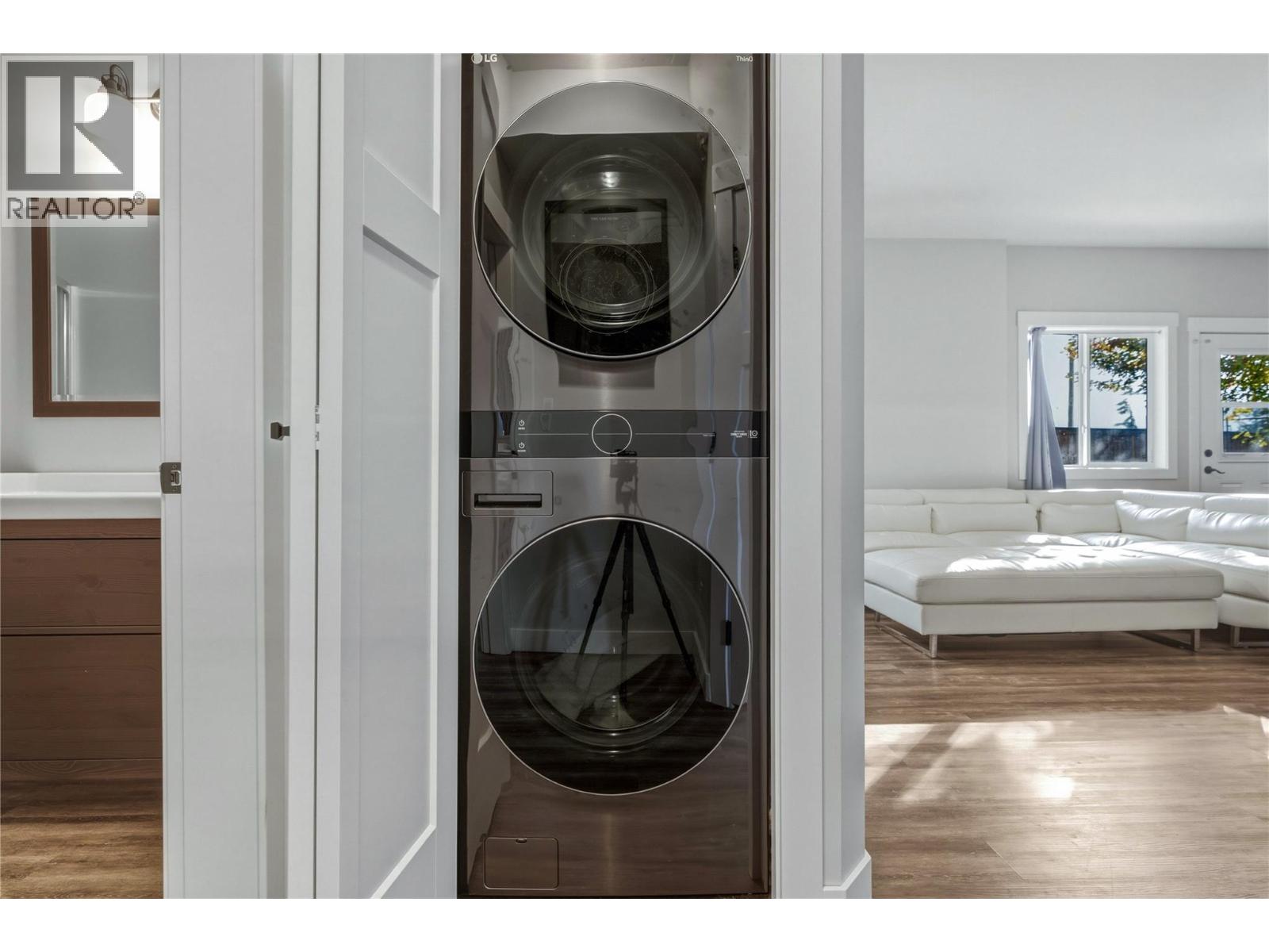 2810 25 Street NE - 36