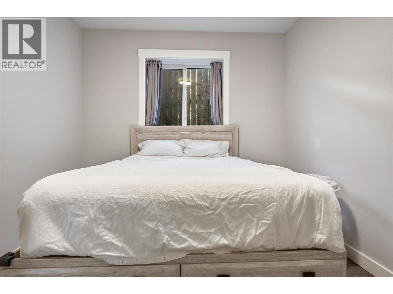 2810 25 Street NE - 38