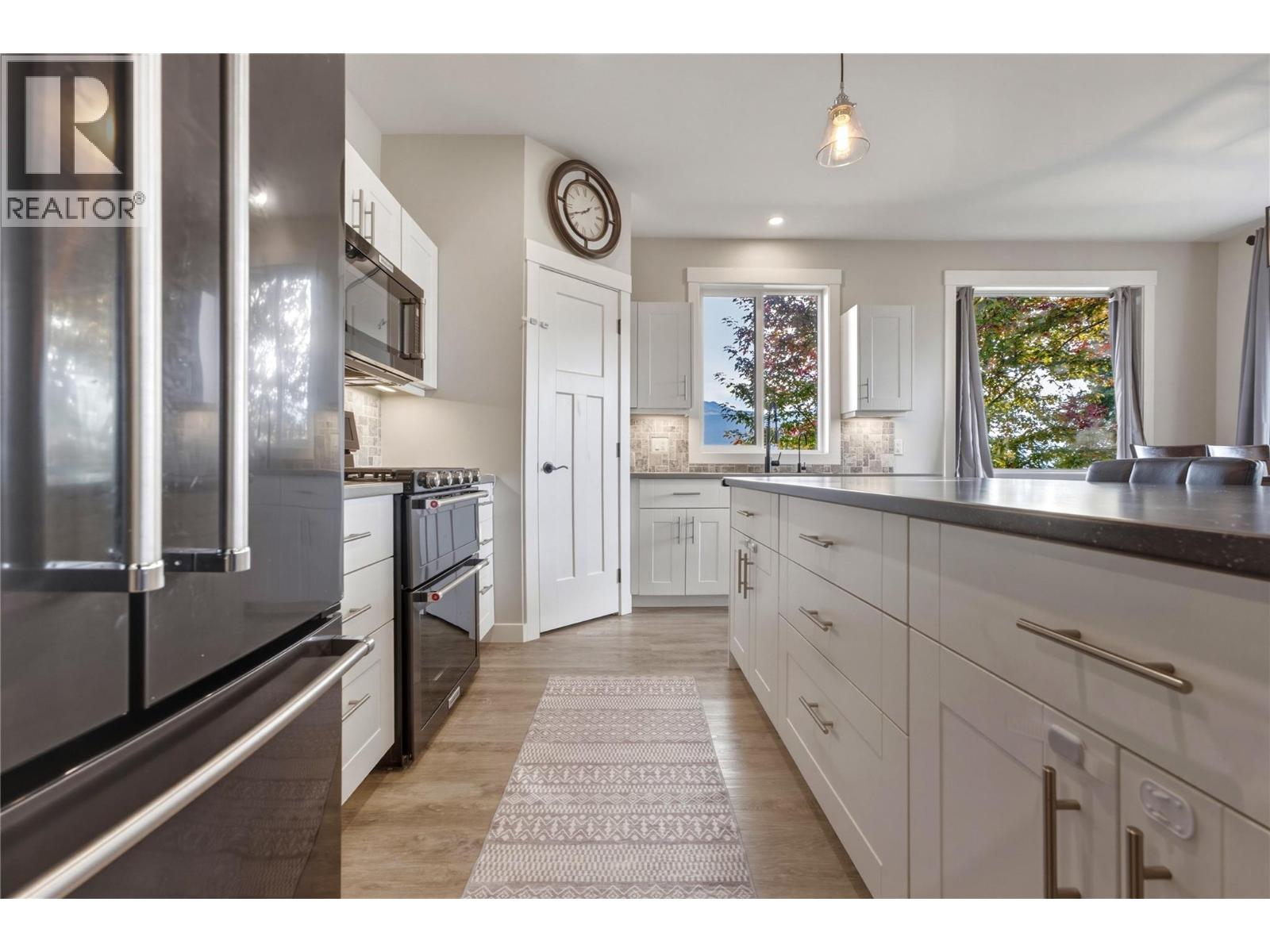2810 25 Street NE - 5