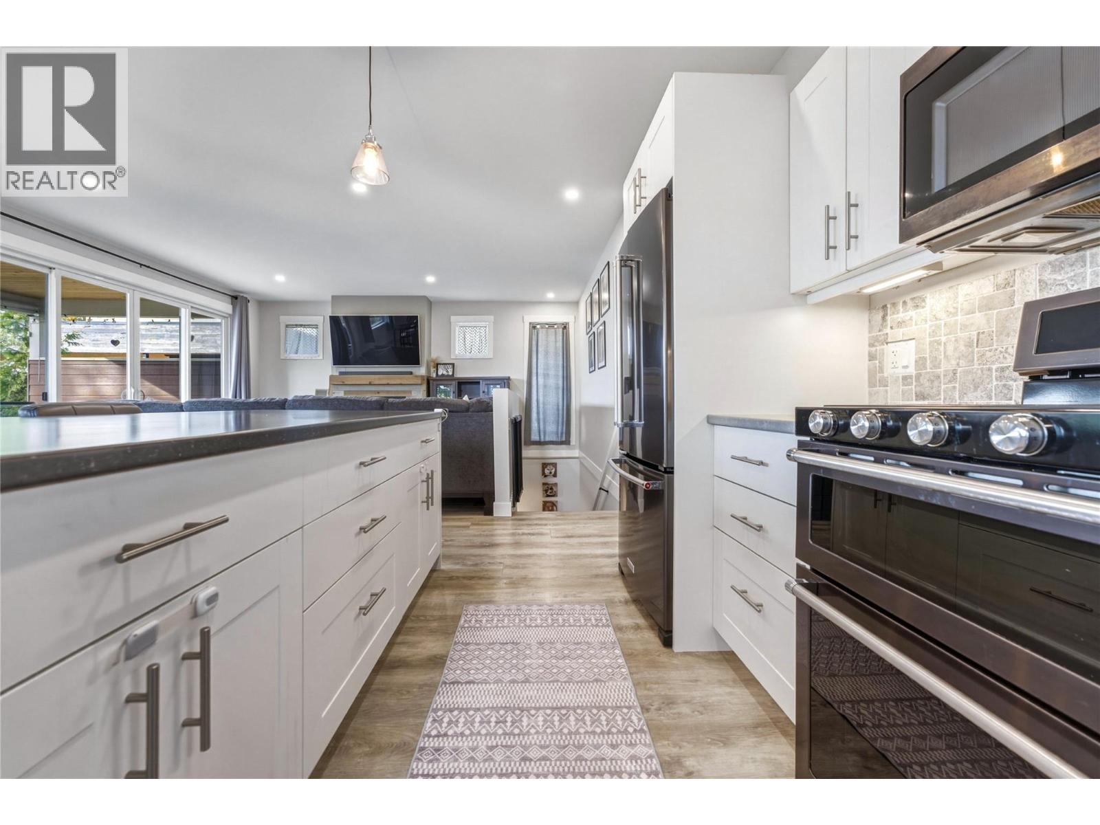 2810 25 Street NE - 6