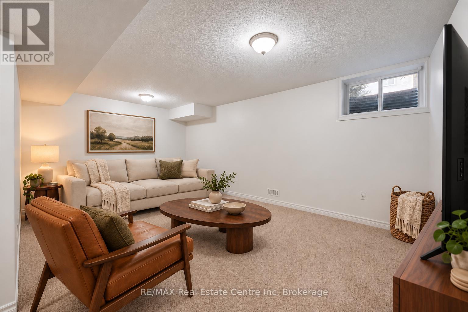 6 REVELL DRIVE - 15