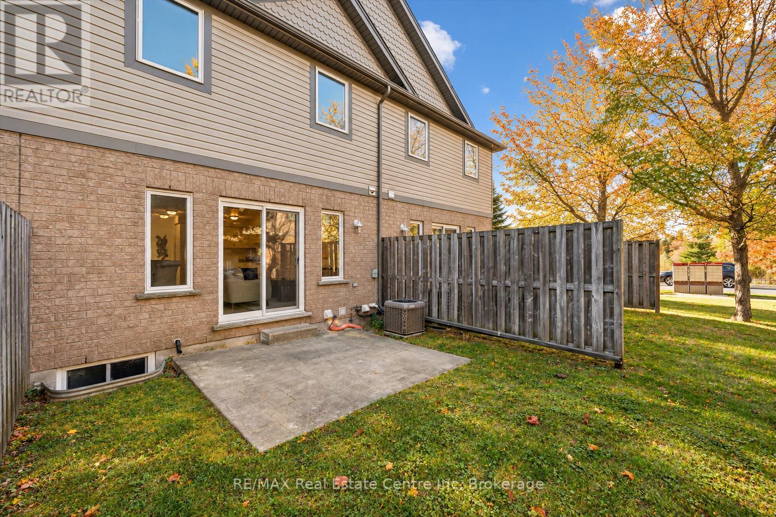 6 REVELL DRIVE - 17