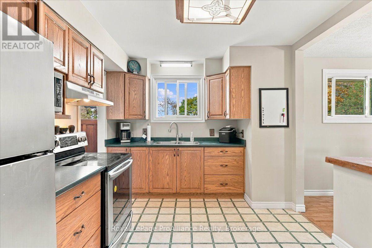 25 ASHLEY STREET - 13