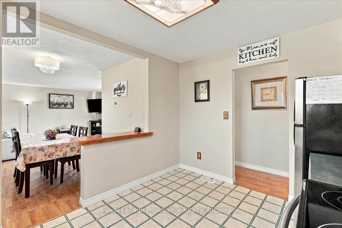 25 ASHLEY STREET - 15