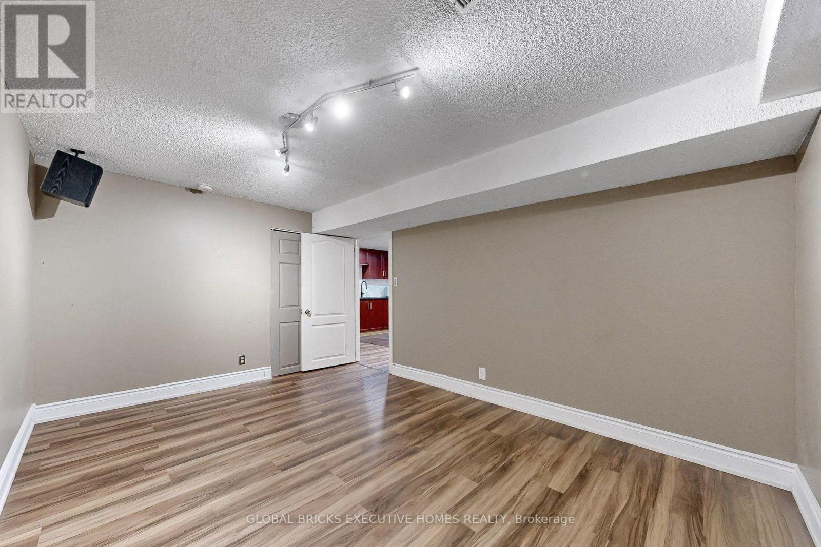 53 GOLDRING DRIVE, Whitby (Lynde Creek) — photo 4
