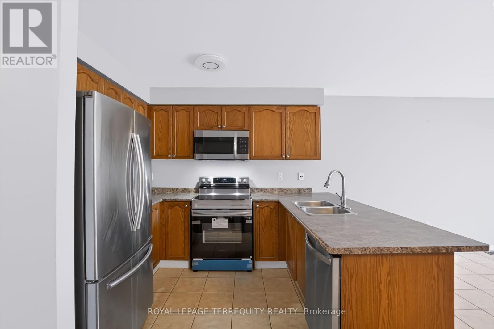 19 - 253 SPRUCEWOOD CRESCENT W, Clarington (Bowmanville) — photo 11