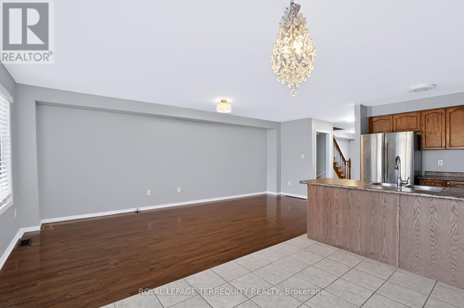 19 - 253 SPRUCEWOOD CRESCENT W, Clarington (Bowmanville) — photo 4