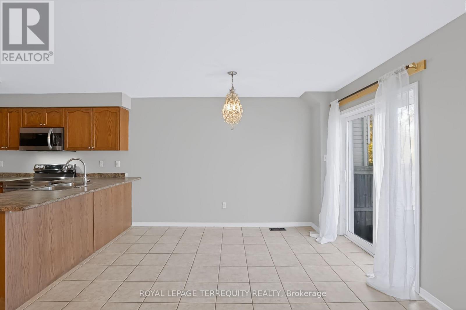 19 - 253 SPRUCEWOOD CRESCENT W, Clarington (Bowmanville) — photo 8