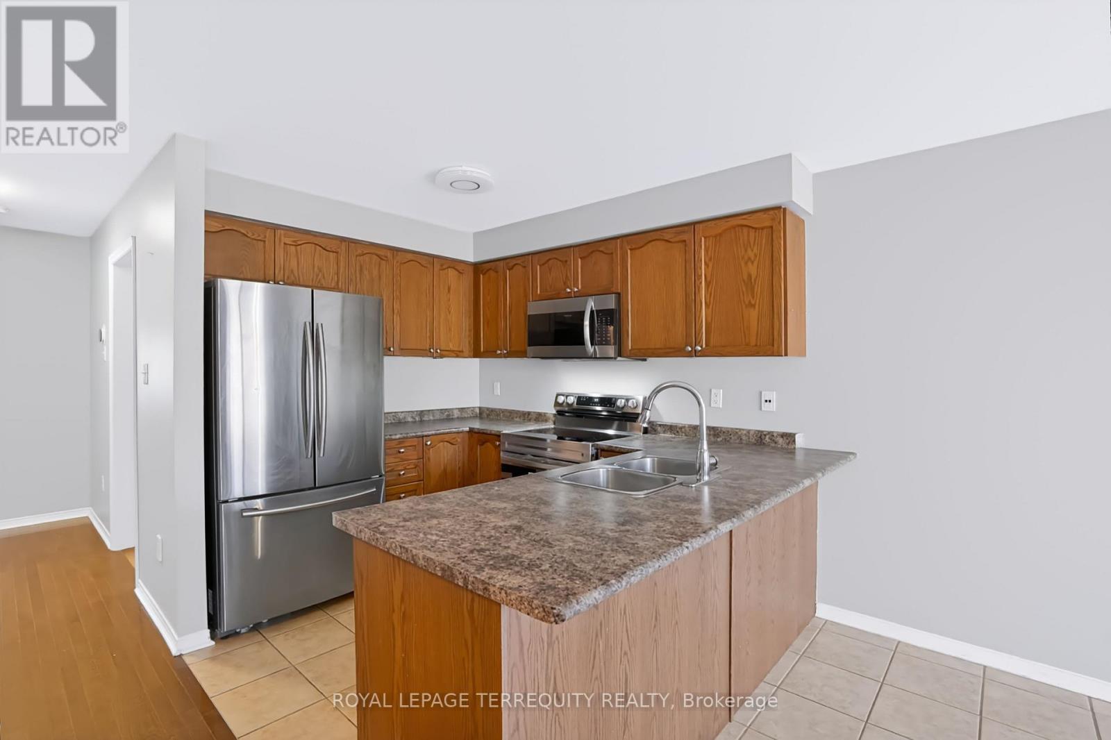 19 - 253 SPRUCEWOOD CRESCENT W, Clarington (Bowmanville) — photo 9