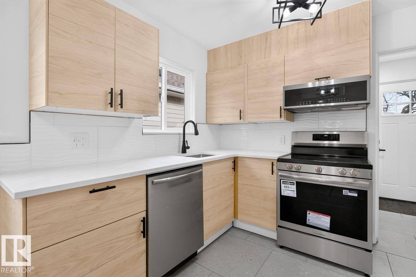 12007 69 Street NW, photo 12