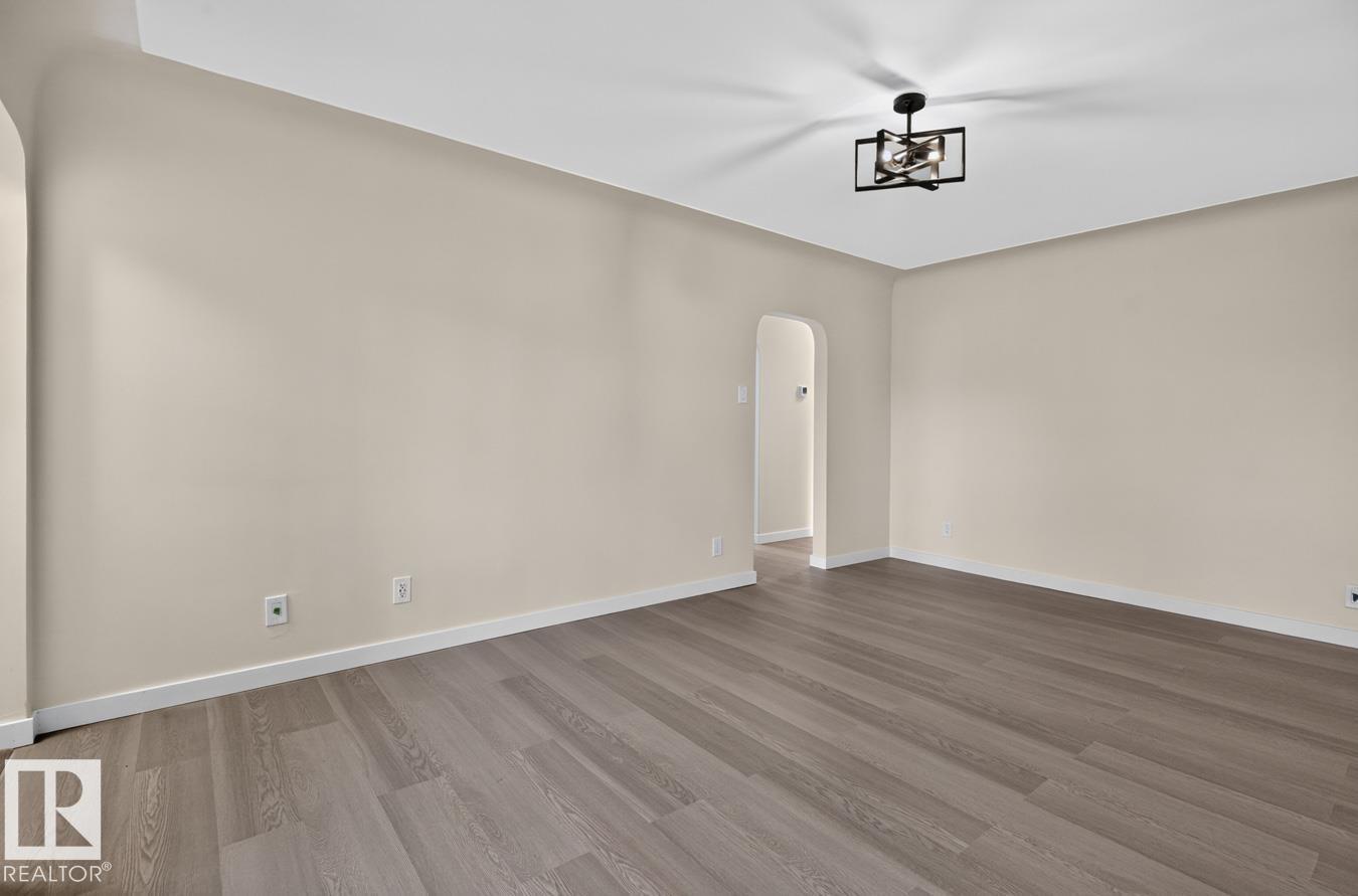 12007 69 Street NW, photo 7