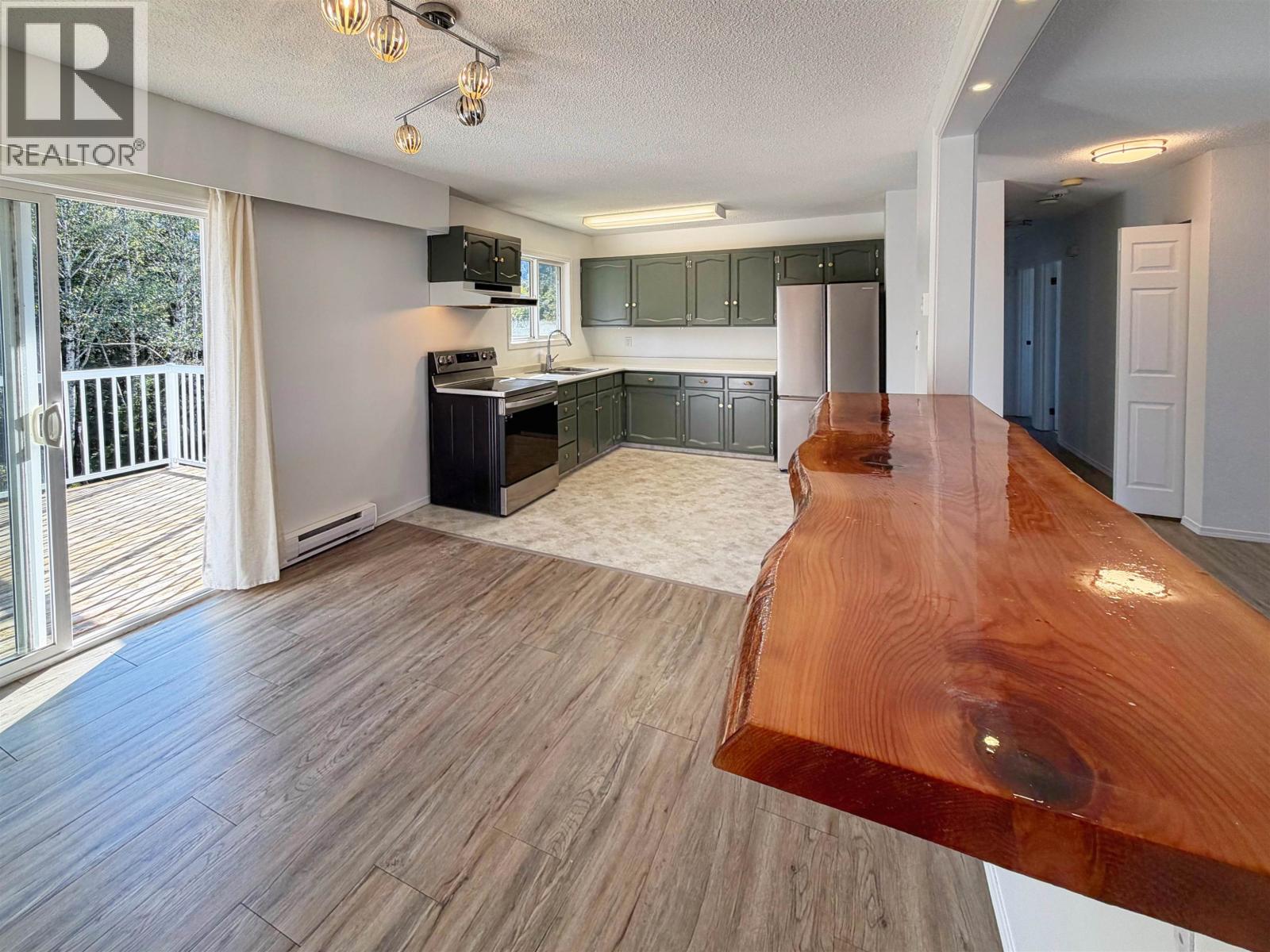 1313 OMINECA AVENUE - 2