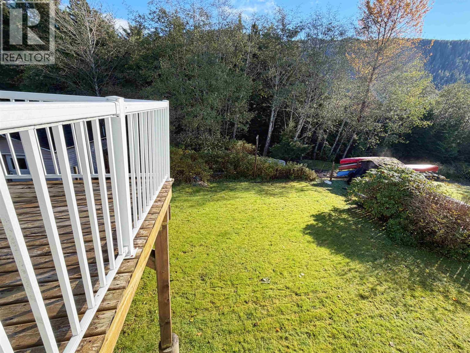 1313 OMINECA AVENUE - 9