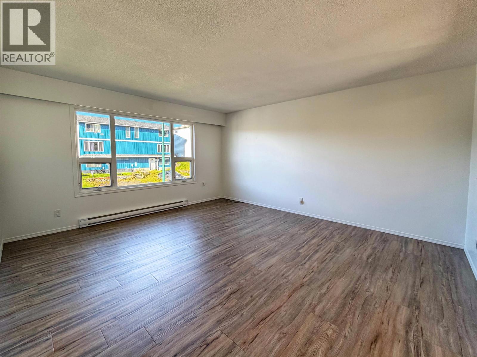 1313 OMINECA AVENUE - 10
