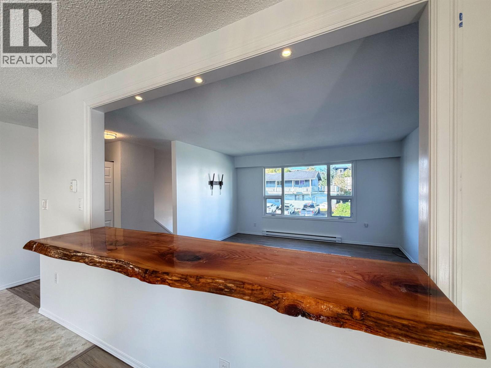 1313 OMINECA AVENUE - 5