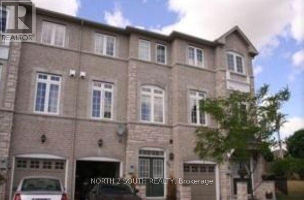 80 BURGON PLACE, Aurora (Aurora Village)