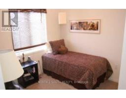 Bedroom 3 - 80 Burgon Place, Aurora, ON L4G7Y2 Photo 7