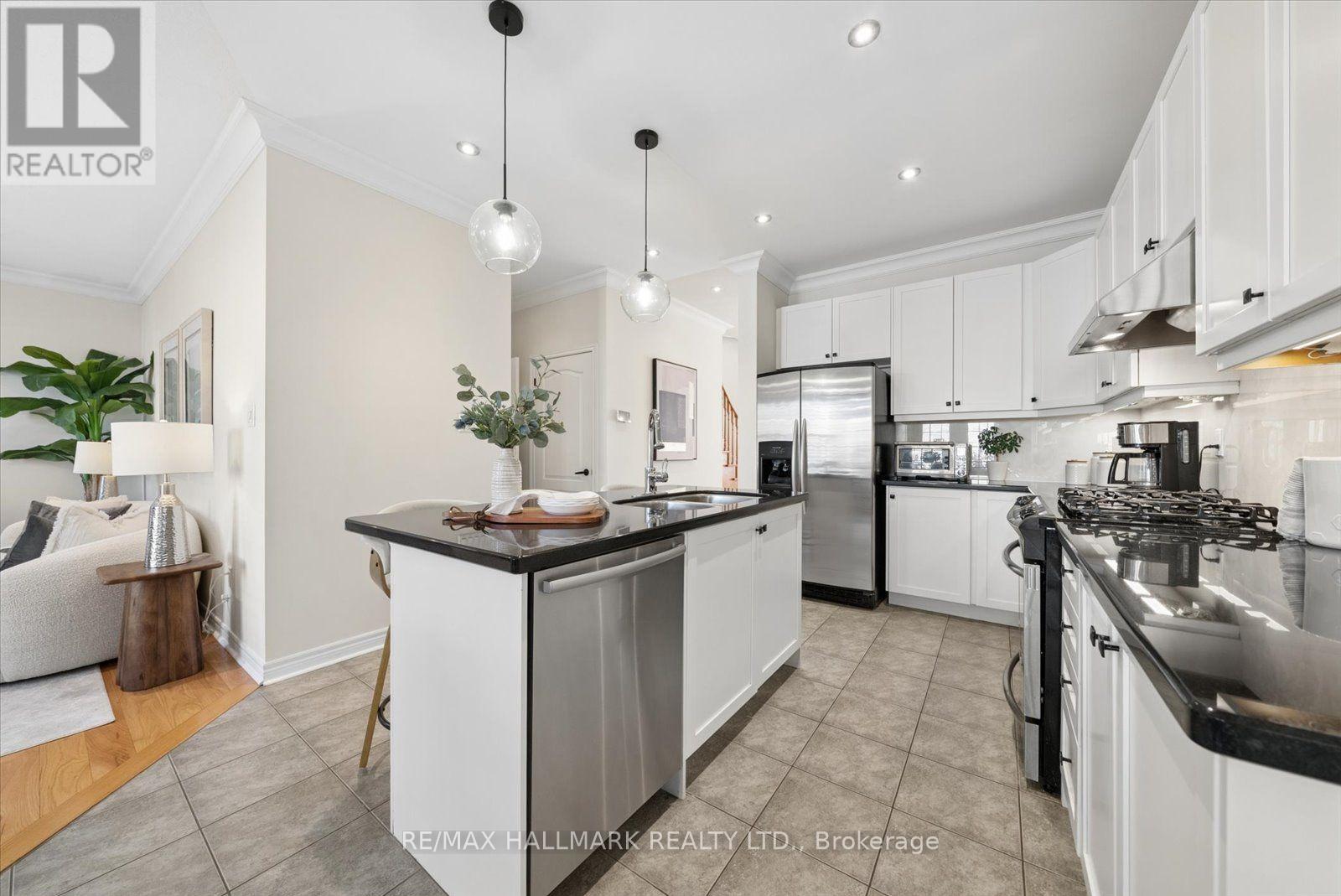 47 Amos Lehman Way, Whitchurch-Stouffville, ON photo 13