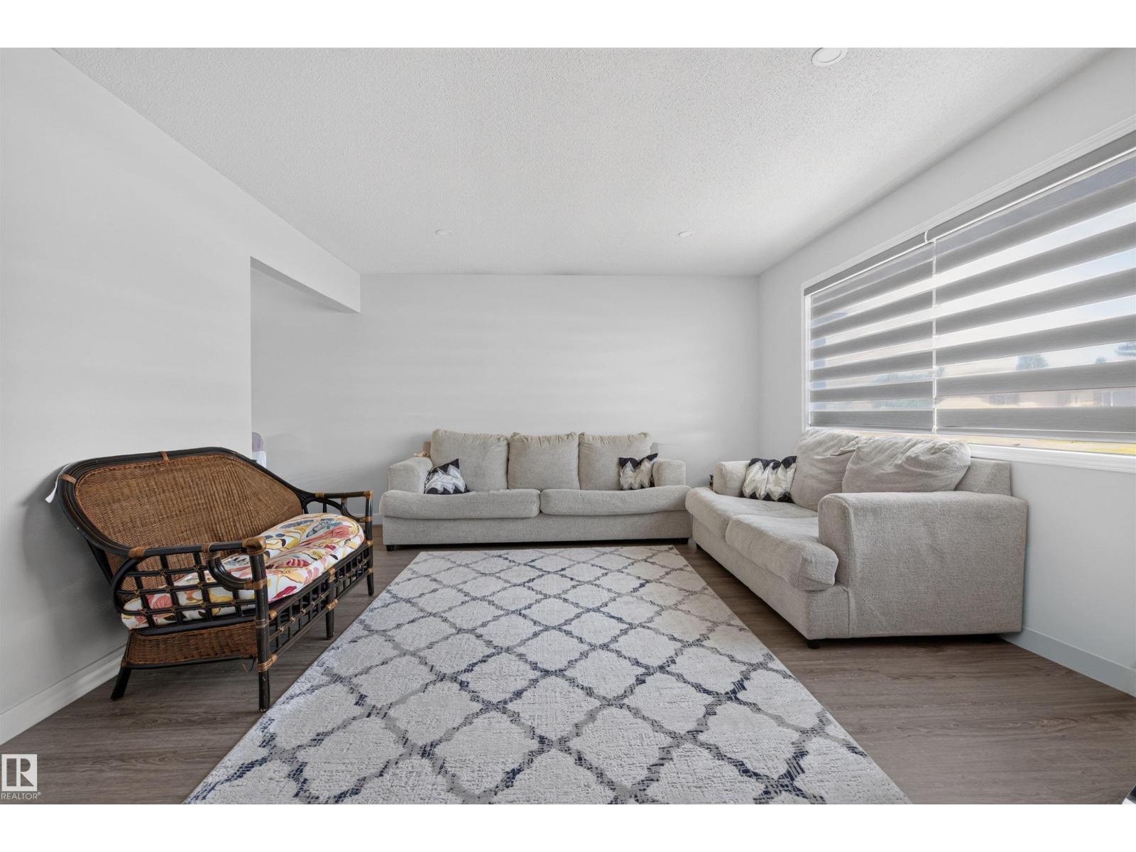 15104 74 Street NW, photo 3