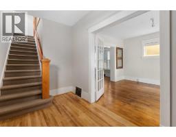 2pc Bathroom - 1818 18a Street Sw, Calgary, AB T2T4V9 Photo 6